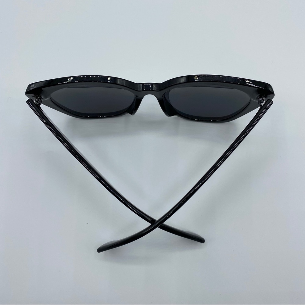Luxe Black Cat Eye Sunglasses - Picture 4 of 7